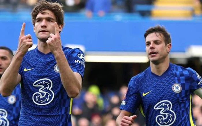 Marcos Alonso và Azpilicueta sẽ sớm sang khoác áo Barcelona