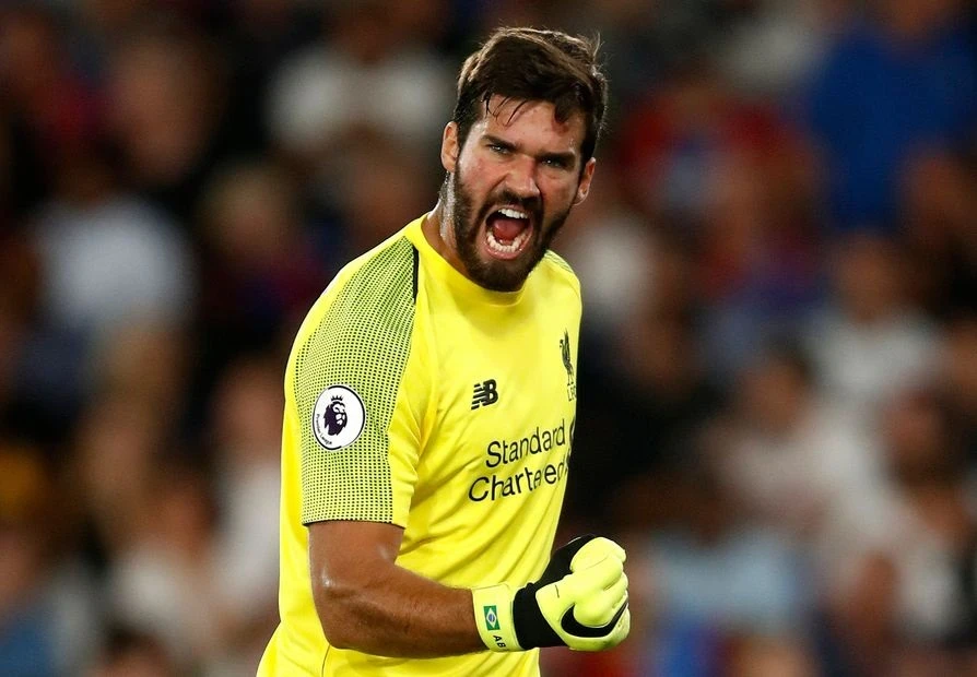 Mất thủ thành Alisson là một tổn thất lớn với Liverpool