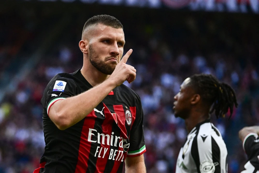 Ante Rebic giúp AC Milan quật ngã Udinese