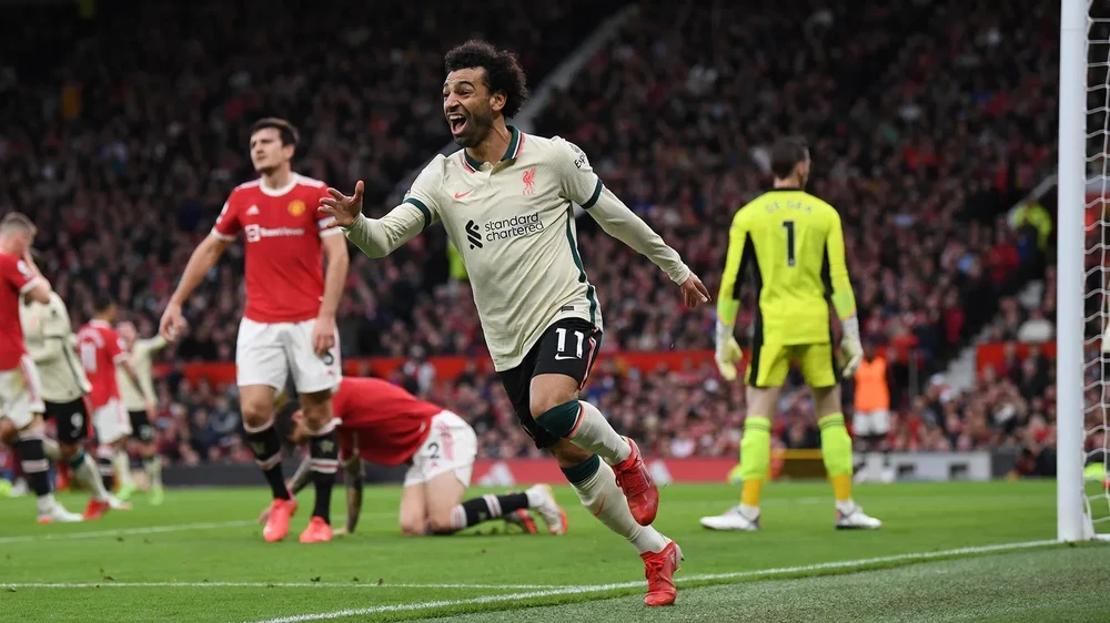 Mo Salah ăn mừng bàn thắng ở Okd Trafford