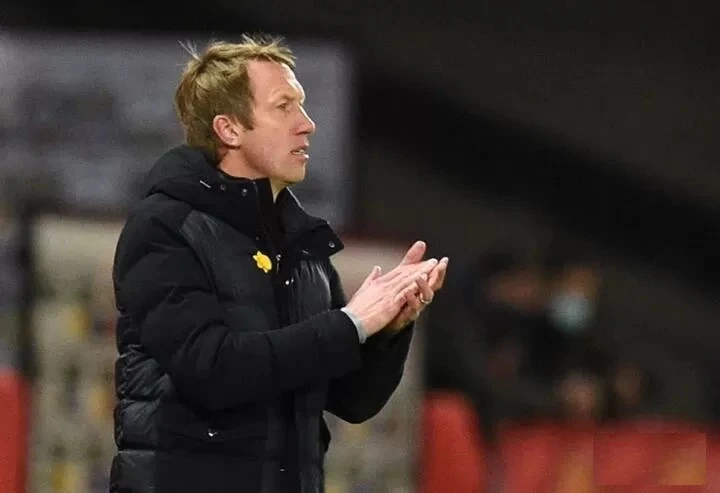 Graham Potter đang nói chuyện với ông chủ Boehly