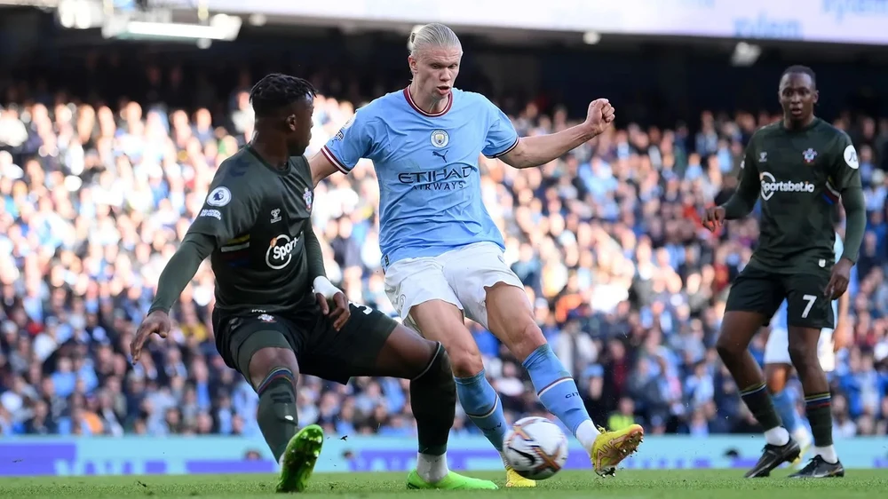 Erling Haaland tiếp tục ghi bàn cho Man City