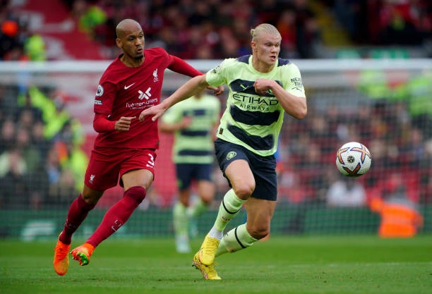 Fabinho bám sát Erling Haaland