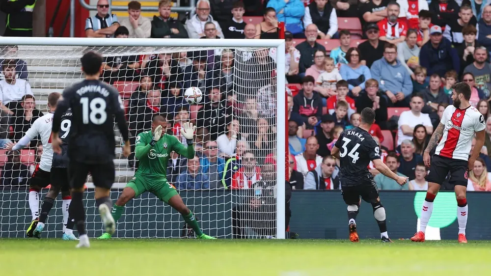 Xhaka mở tỷ số nhưng Southampton ngược dòng cầm chân Arsenal ảnh 1