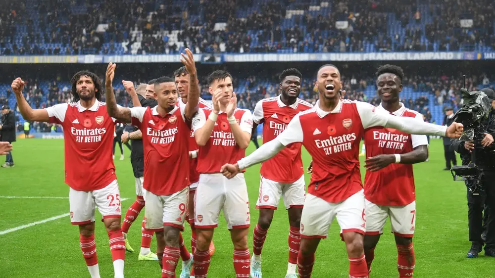 Gabriel ghi bàn đưa Arsenal trở lại ngôi đầu bảng ảnh 5