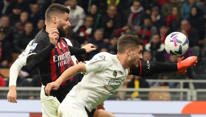 Oliver Giroud ghi bàn quyết định cho Milan