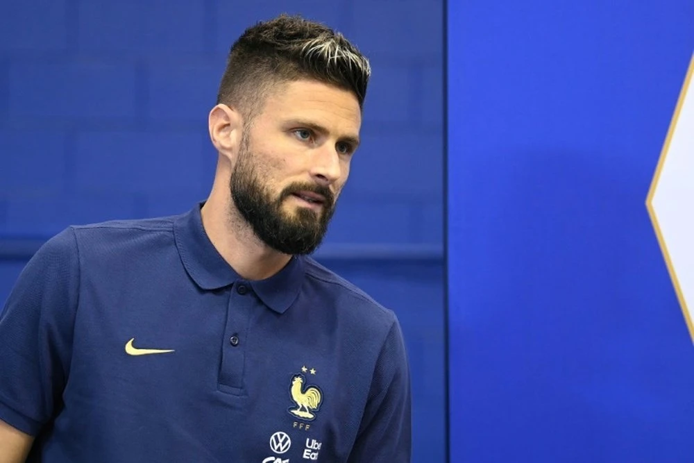 Olivier Giroud sẽ phải gánh hàng công tuyển Pháp nếu Karim Benzema không ra sân