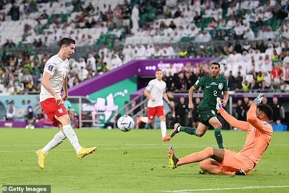 Ba Lan – Saudi Arabia 2-0: Lewandowski và Szczesny tỏa sáng ảnh 6