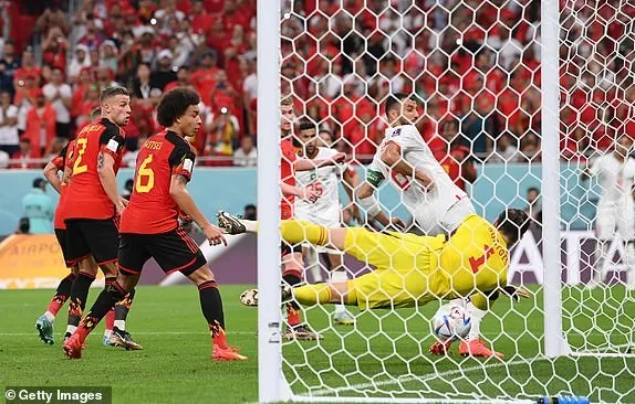 BỈ - MOROCCO 0-2: Courtois tặng quà, tuyển Bỉ ngã gục trước Hakim Ziyech ảnh 4