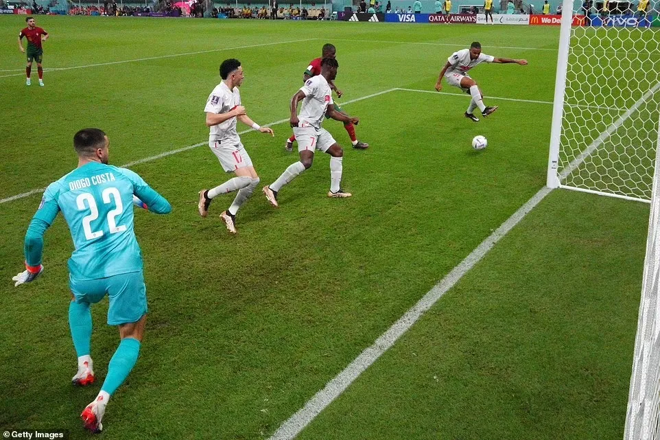 BỒ ĐÀO NHA – THỤY SĨ 6-1: Goncalo Ramos ghi hattrick khi Ronaldo ngồi ngoài ảnh 5