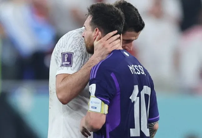 Lewy từ chối tiết lộ nội dung cuộc nói chuyện với Messi