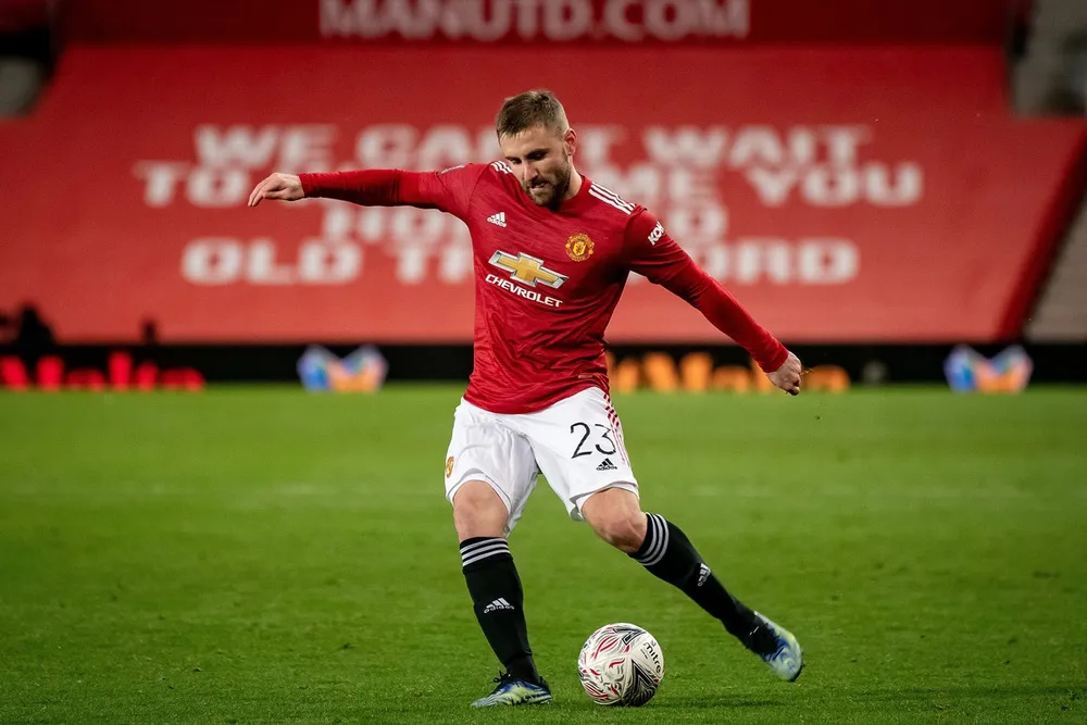 Luke Shaw đã chơi tốt khi phải sắm vai trung vệ