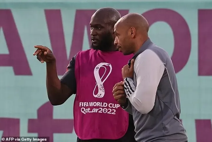 Romelu Lukaku và Thierry Henry