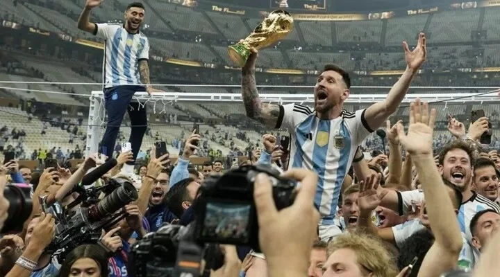 Messi và tuyển Argentina trong ngày hội mừng chiến thắng