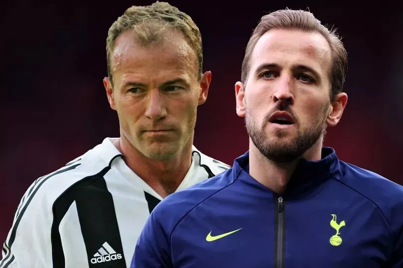 Alan Shearer (thời còn là cầu thủ) và Harry Kane Alan Shearer (thời còn là cầu thủ) và Harry Kane