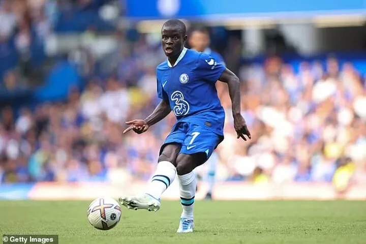 N'Golo Kante muốn ở lại London thêm 2 năm