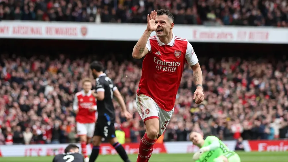 Granit Xhaka ghi bàn thứ 3 cho Pháo thủ