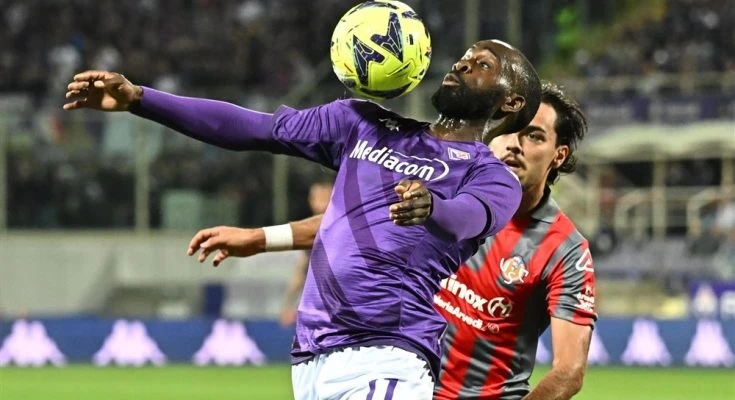 Fiorentina (trái) lần đầu vào chung kết Cúp Italia sau 9 năm