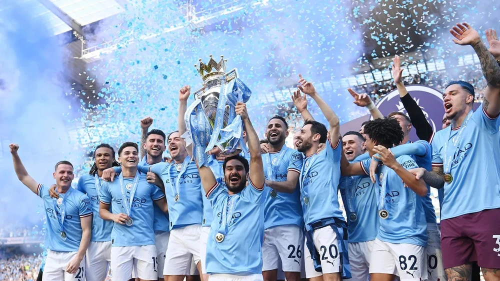 Man City đăng quang trên sân Etihad