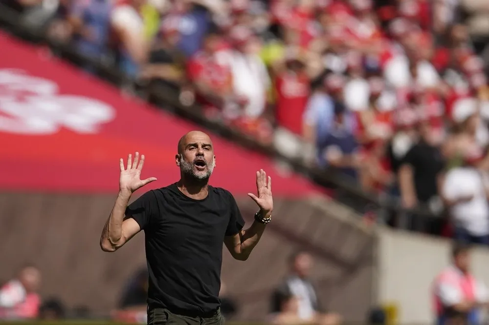 Pep Guardiola trong trận chung kết ở Wembley