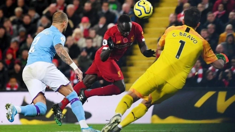 Một pha ghi bàn của Sadio Mane trước Man City