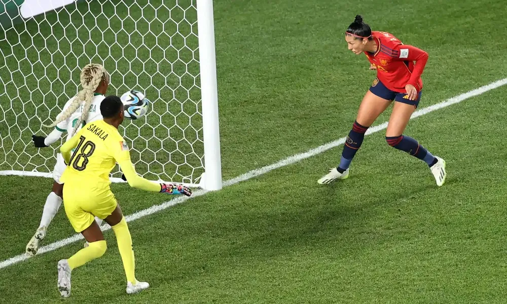 Bàn thắng dễ dàng cho Hermoso