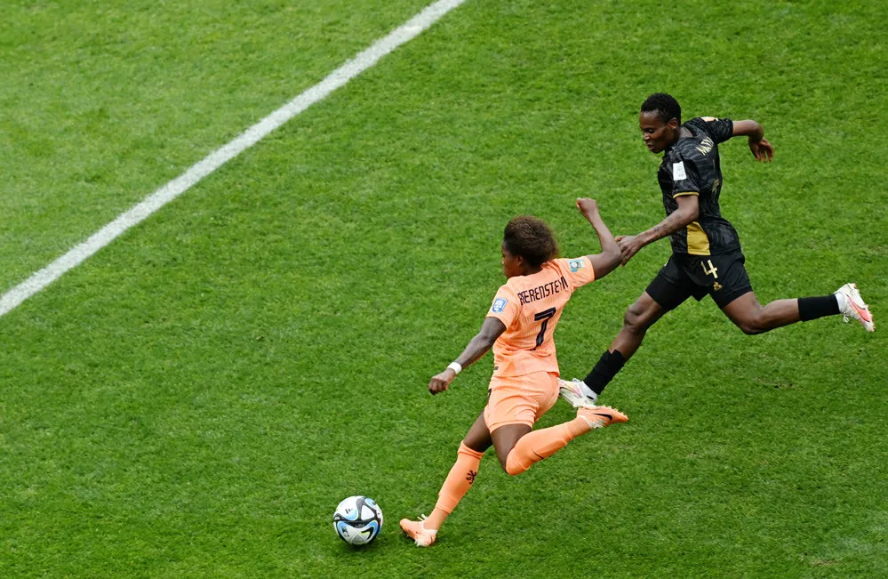 Beerensteyn tung cú sút nhanh trong đợt phản công phút 68