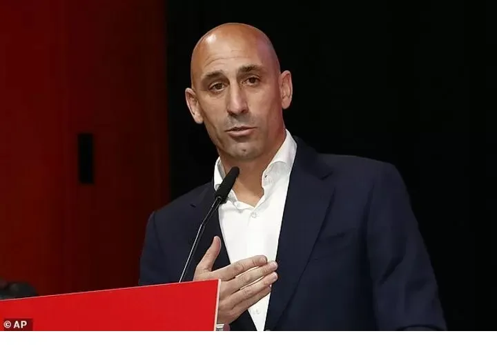 Luis Rubiales nhất quyết không từ chức Luis Rubiales nhất quyết không từ chức