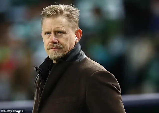 Thủ thành huyền thoại Peter Schmeichel