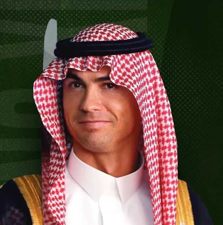 Ronaldo diện trang phục Ả rập trong ngày quốc khánh Saudi Ronaldo diện trang phục Ả rập trong ngày quốc khánh Saudi
