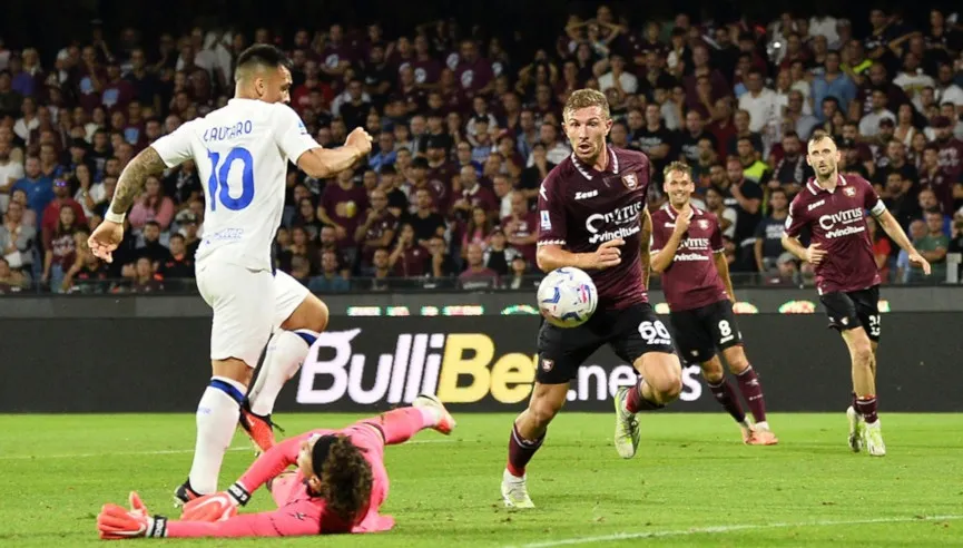 Pha ghi bàn mở tỷ số của Lautaro Martinez