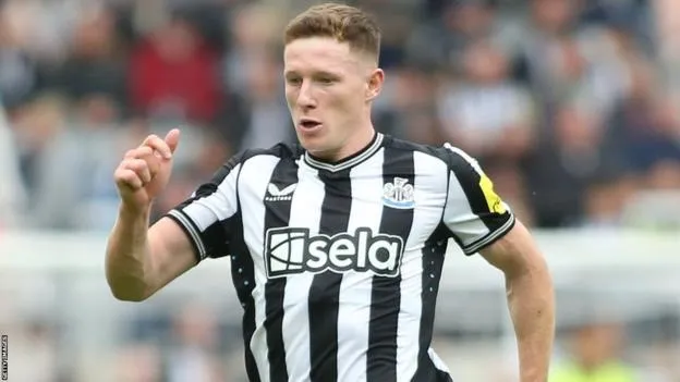 Cầu thủ 20 tuổi của Newcastle vẫn chưa quyết định tương lai Cầu thủ 20 tuổi của Newcastle vẫn chưa quyết định tương lai