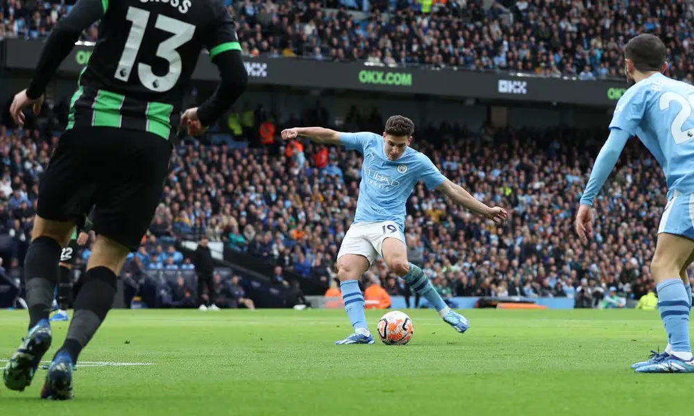 Julian Alvarez ung dung ghi bàn Julian Alvarez ung dung ghi bàn