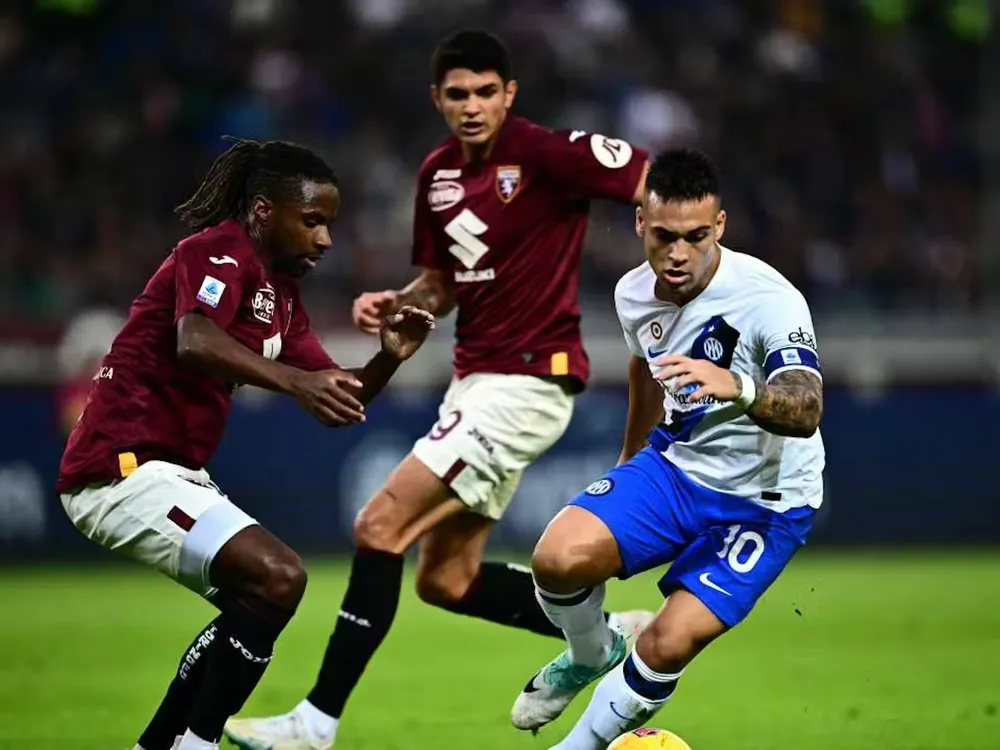 Lautaro Martinez tỏa sáng với bàn thắng thứ 11 trong 9 trận Lautaro Martinez tỏa sáng với bàn thắng thứ 11 trong 9 trận