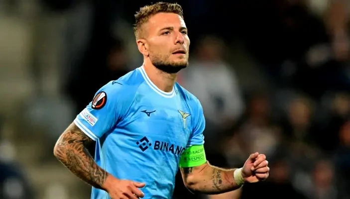 Ciro Immobile ghi bàn thắng quyết định trước Fiorentina