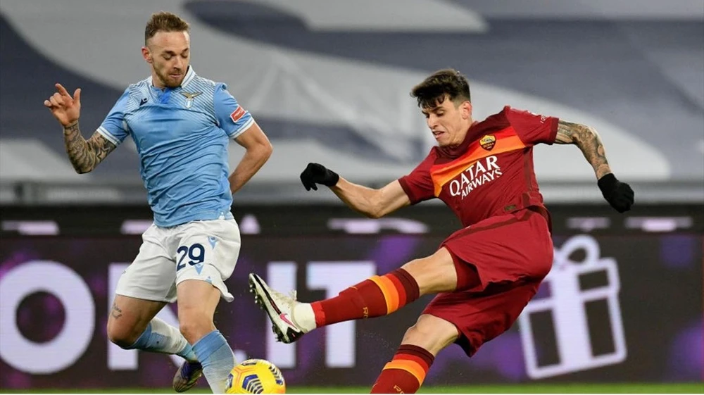 Tra65rn derby thành Rome vẫn gây nhiều chú ý.