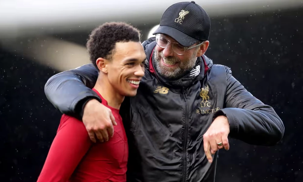 HLV Jurgen Klopp và Trent Alexander-Arnold 