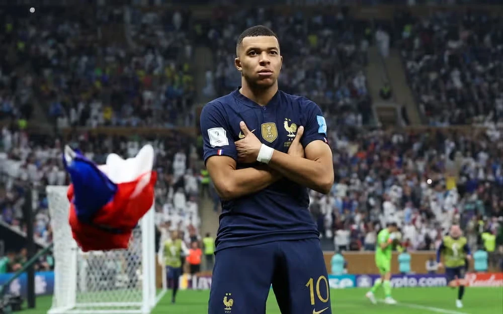 Kylian Mbappe trả lời giới truyền thông