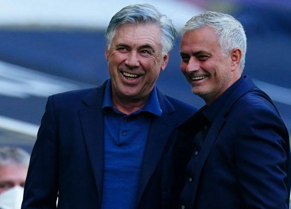 Carlo Ancelotti rất thân thiết với Jose Mourinho