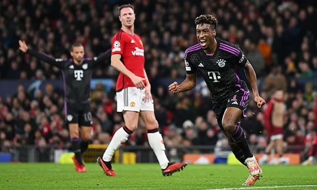 King Coman ghi bàn, mang về chiến thắng kịch tính trước Man United