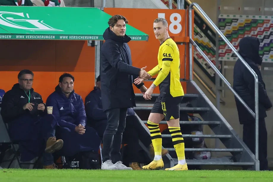 HLV Edin Terzic và lão tướng Marco Reus lạnh nhạt với nhau