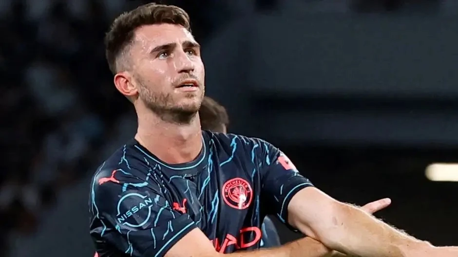 Aymeric Laporte gặp nhiều rắc rối với cuộc sống ở Saudi