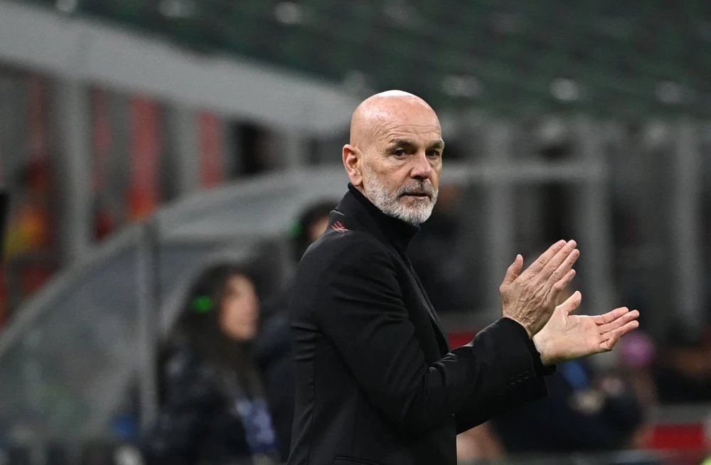 HLV Stefano Pioli đặt mục tiêu đua ngôi á quân với Juventus