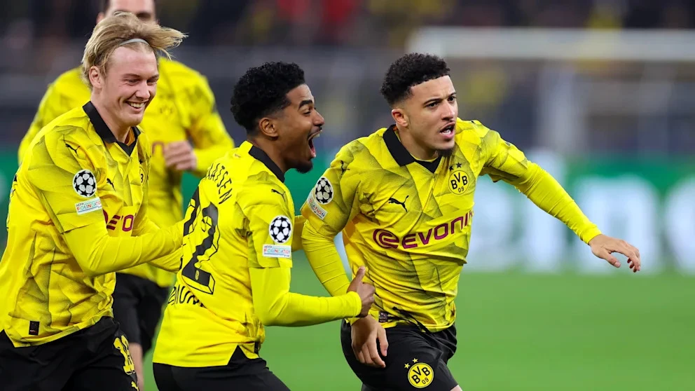 Jadon Sancho tỏa sáng trong màu áo Vàng đen