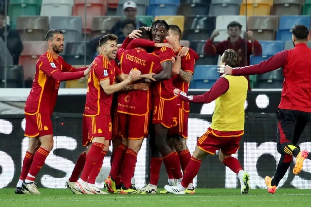 AS Roma thắng trong 18 phút đá bù trên sân Udinese