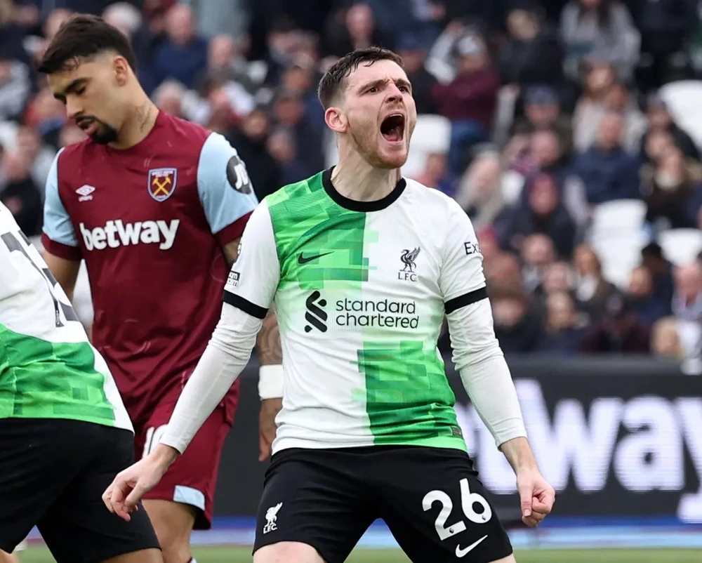 Andy Robertson giúp Liverpool vùng dậy trong hiệp 2