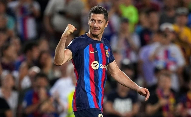 Tiền đạo Robert Lewandowski của Barcelona ủng hộ cầu thủ Madrid