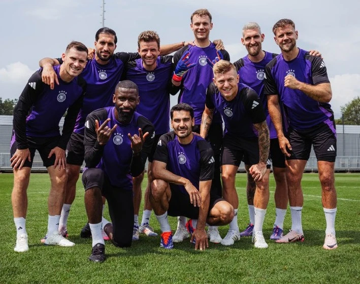 Rudiger xuất hiện trong buổi tập của Mannschaft