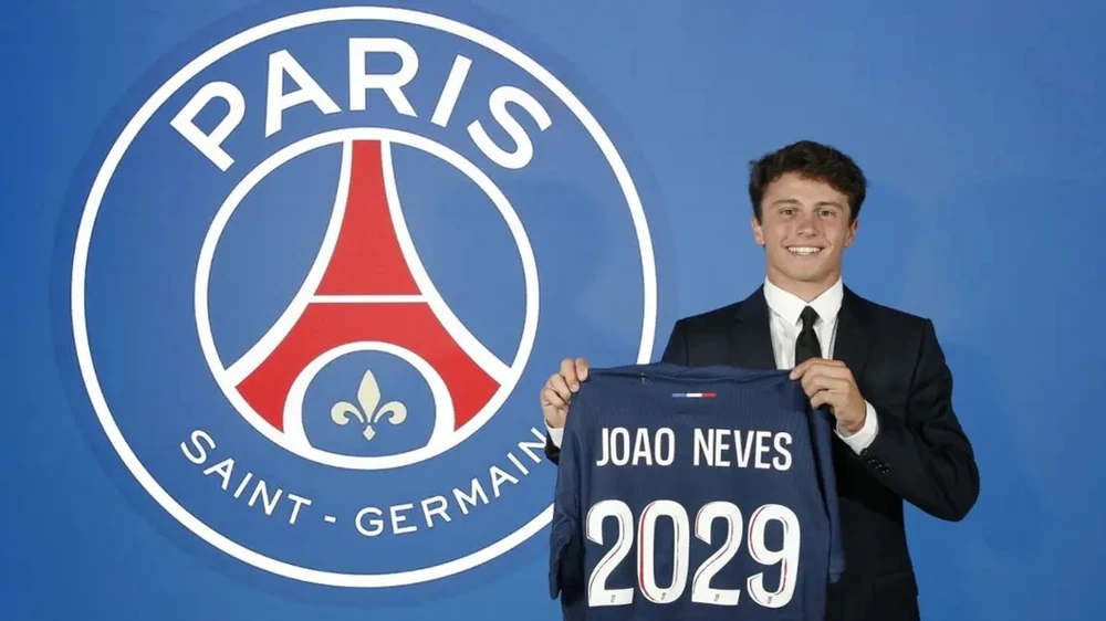 Joao Neves ký hợp đồng với PSG đến 2029