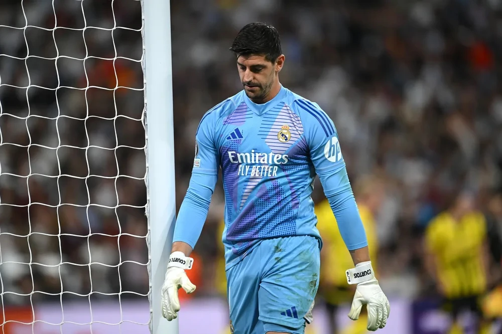 Thủ môn Thibaut Courtois đã dính chấn thương cơ khép